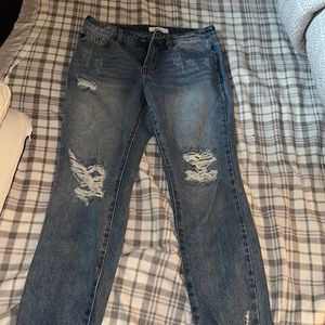 Women’s kancan ripped jeans